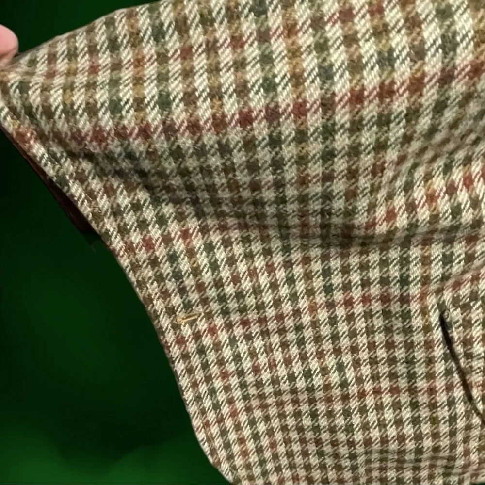 VTG Hooded Golden Quilt Lined Wool Check Cape Ornate Button One Size Heavyweight - Picture 15 of 16